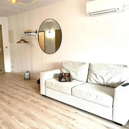 Apartment Le Sud Et Piscine *