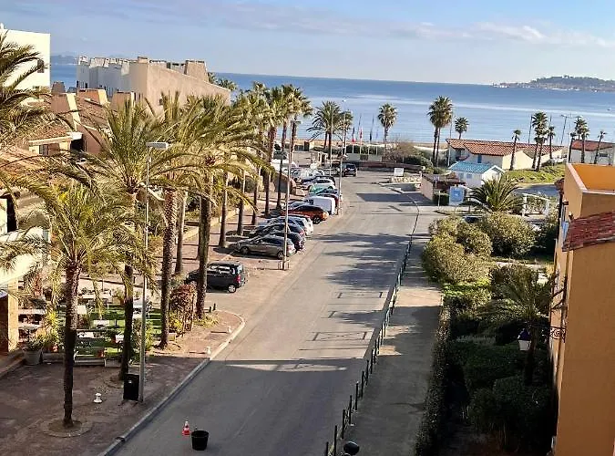 Le Sud Et Piscine شقة